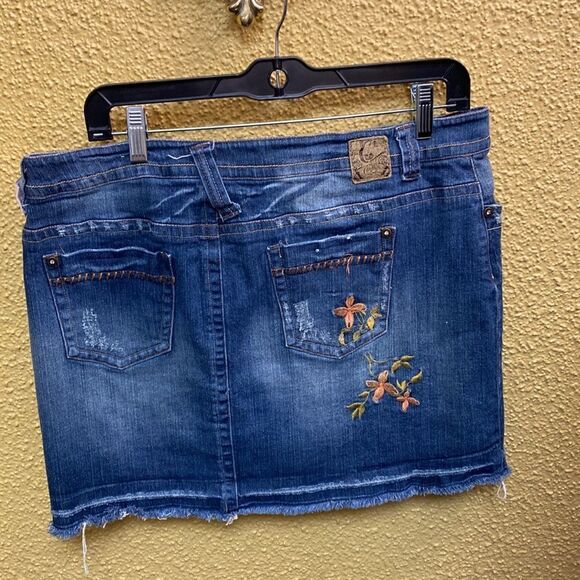 Candies denim skirt  - Picture 3 of 4